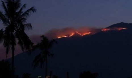 Hutan di Kawasan Gunung Merbabu terbakar, Rabu (28/9). 