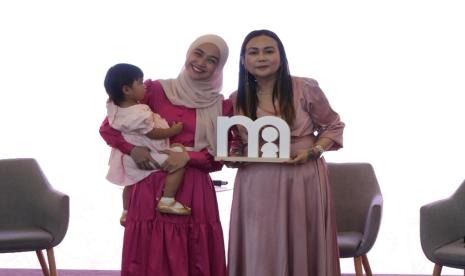 Ibu adalah role model terbaik bagi anak-anak.