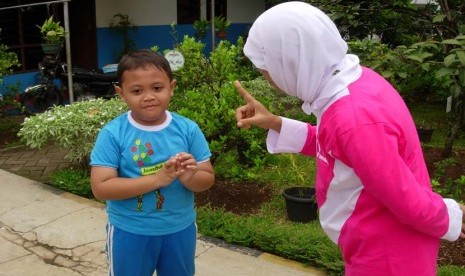 Ibu yang sedang menasehati anak laki-lakinya (ilustrasi). Ketika anak berbohong, bahasa tubuhnya bisa memperlihatkannya.