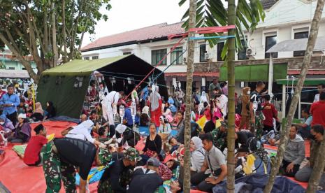 IDI Cianjur kerahkan seluruh anggota (dokter) tangani korban gempa.