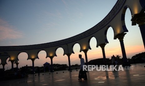 Naskah Khutbah Sholat Idul Fitri: Momentum Perubahan Pribadi Berkarakter Islami. Foto:   Idul Fitri Ilustrasi