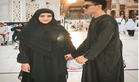 Ifan Seventeen dan sang istri Dylan Sahara