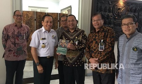 Ikatan Alumni Program Habibie (IABIE) bersilaturahim dengan  Gubernur Lemhannas Letjen TNI (Purn) Agus Widjojo di Gedung Lemhanas Jakarta.