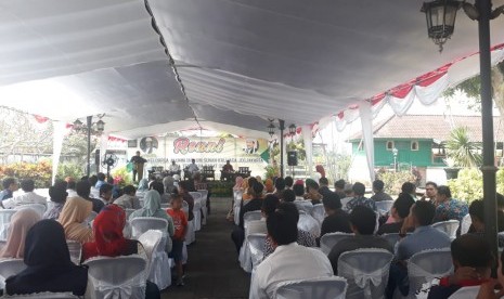 Ikatan Alumni UIN Sunan Kalijaga (Ikasuka) Yogyakarta di Provinsi Nusa Tenggara Barat (NTB) menggelar reuni di Taman Narmada, Kabupaten Lombok Barat, pada Sabtu (20/7).  