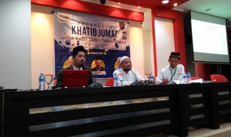 Ikatan Dai Indonesia (Ikadi) Kota Depok menggelar pelatihan khatib Jumat untuk membekali 102 kader Dewan Kemakmuran Masjid (DKM) di Fakultas Hukum Universitas Indonesia (FHUI) Depok.