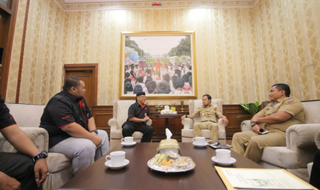 Ikatan Pencak SIlat Indonesia (IPSI) Kota Bogor tengah melakukan audiensi acara Silat Championshiop Series ke Wali Kota Bogor, Bima Arya, di Balaikota Bogor, Selasa (9/1).