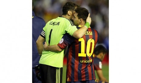 iker casillas bersama lionel messi