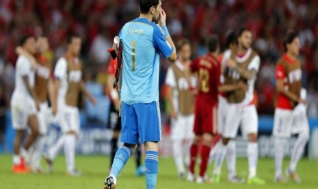 Iker Casillas kecewa harus menerima kenyataan Spanyol tersingkir dari Piala Dunia 2014 usai dikalahkan Cile dengan skior 2-0