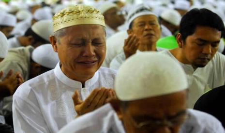 Ikhlas dan lapang dada menghadapi suatu masalah 