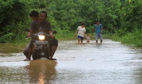 Ilustrasi banjir.(ANTARA FOTO/Syifa Yulinnas)