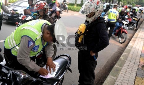 Ilustrasi Ditilang. Direktorat Lalulintas Polda Kepulauan Riau akan menerapkan sistem tilang elektronik di wilayah tanggung jawabnya pada September mendatang.