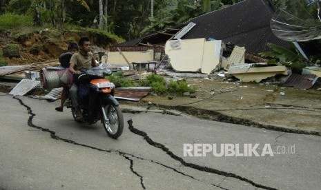 Ilustrasi Gempa Bumi