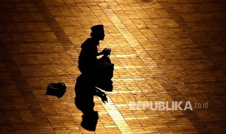 Itikaf (ilustrasi). Masjid Alfurqon di Bandar Lampung akan memfasilitasi umat Islam yang akan menunaikan itikaf pada 10 malam terakhir Ramadhan.