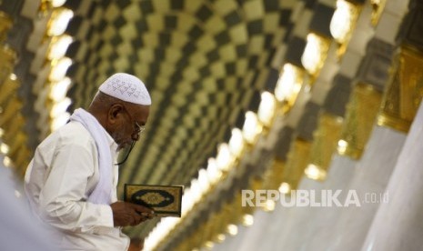 Maksimalkan 10 Hari Terakhir Ramadhan. Foto:  Ilustrasi Itikaf di Masjid Nabawi