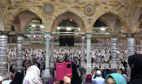 Umrah pilgrims.