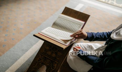 Membaca dan Memahami Alquran Sepenuh Hati: Kunci Iman dan Petunjuk Hidup
