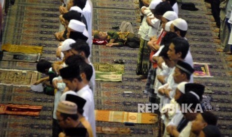 Muhammadiyah mengutarakan 5 argumentasi sholat tarawih di rumah. Ilustrasi Shalat Tarawih