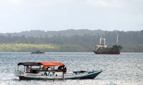 Ilustrasi transportasi antarpulau di Maluku.