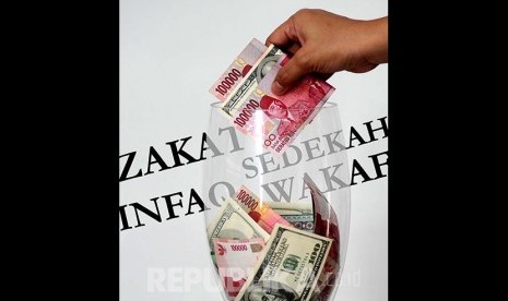 Sebagian dana ZIS yang terkumpul di Masjid Agung Singkawang disalurkan ke Baznas untuk dikelola. Ilustrasi Zakat