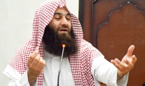 Imam Palestina Syeikh Muhammad bin Ibrahim bin Hasan Al-Iyadi  saat mengisi tausiyah di Masjid Ummul Qurro Depok, Ahad (28/5).