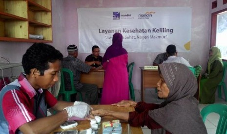 IMS dan BPZIS Mandiri berikan layanan kesehatan gratis kepada masyarakat pesisir mandiri.