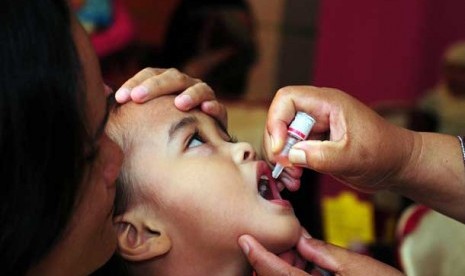 Imunisasi polio dan campak pada balita (Ilustrasi)