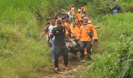  Pendaki asal Slovakia Andrey Voytech (39 tahun), yang hilang di gunung Merbabu pada Jum'at  (30/3), akhirnya ditemukan oleh tim SAR gabungan pada sabtu (7/4).