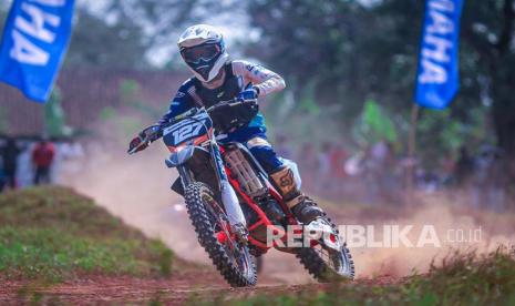 Aksi Galang Fernando di Indiel Grasstrack Series Championship 2020, yang bergulir di sirkuit Wanko, Bubakan Mijen, Semarang, Jawa Tengah