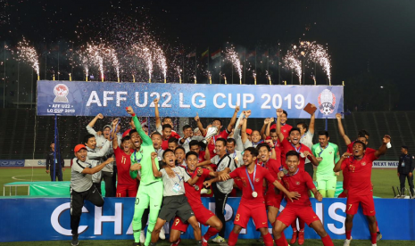 Indonesia Juara Piala Aff U-22. Indonesia berhasil memboyong pulang Piala Aff U-22 di Phnom Pehn.