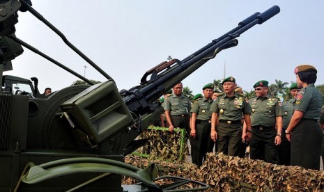 Indonesian armed force holds an exhibition of weaponry system in Jakarta on Thursday. (illustration)    