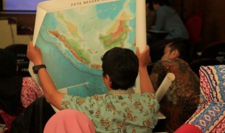 Informasi geospasial penting untuk dikuasai pelaku pendidikan. Ini karena, informasi tersebut memiliki nilai wawasan, pengetahuan dan keterampilan.