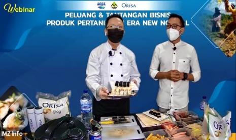  Inovasi pengolahan Orisa menjadi Sushi oleh Chef Indri Indrawan dalam diskusi virtual yang digelar Dompet Dhuafa dan Danone-AQUA bertajuk “Webinar Peluang dan Tantangan Bisnis Produk Pertanian di Era New Normal” yang mengusung tema Beras Orisa.