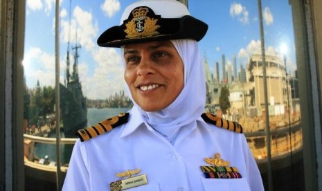 Insinyur persenjataan Angkatan Laut Australia (Royal Australian Navy) Kapten Mona Shindy.