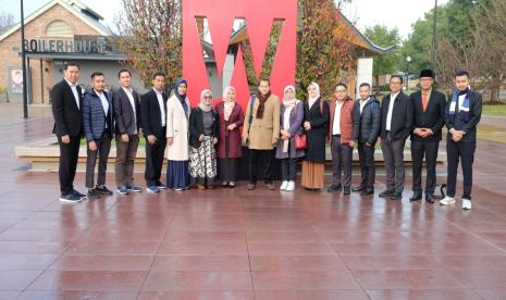 Inspektorat Jenderal (Itjen) Kementerian Agama telah mengirimkan pegawainya untuk mengikuti short course tentang Collaborative Public Management di Western Sydney University.