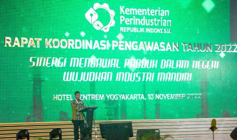 Inspektur Jenderal Kemenperin, Masrokhan, saat memberikan sambutan pada Rapat Koordinasi Pengawasan (Rakorwas) Tahun 2022 bertema Sinergi Mengawal Produk Dalam Negeri Wujudkan Industri Mandiri di Hotel Tentrem Yogyakarta, Kamis (10/10/2022).