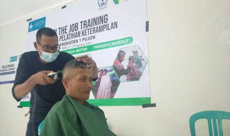  Institut Kemandirian Dompet Dhuafa (IK DD) pun menggelar kegiatan On the Job Training (OJT) yang berlokasi di Yayasan Bumi Maringi Peni Desa Tawangsari, Kecamatan Pujon, Kabupaten Malang Jawa Timur, pada 27-29 Agustus 2021.