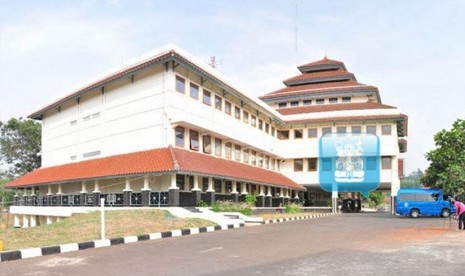 Institut Teknologi Bandung. Sekolah Bisnis dan Manajemen (SBM) Institut Teknologi Bandung (ITB) berhasil meraih akreditasi dari lembaga akreditasi Internasional khusus sekolah bisnis). Yakni, dari The Association to Advance Collegiate Schools of Business (AACSB) yang telah mengumumkan melalui email resmi bahwa pada Selasa  (16/11). 