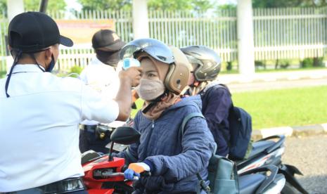 Institut Teknologi Sumatera  atau Itera mulai menerapkan new normal di kampus mulai Senin (8/6).