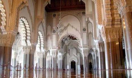 Interior Masjid Hassan II Maroko.