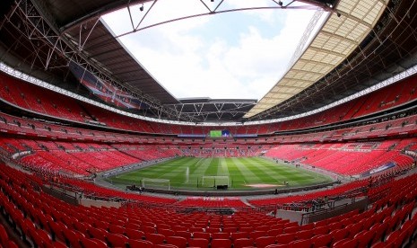 Interior Stadion Wembley. UEFA pada Kamis (7/12) waktu Eropa mengonfirmasi Wembley akan menjadi tuan rumah tujuh pertandingan dari turnamen sepak bola UEFA EURO 2020, termasuk semifinal dan final. 