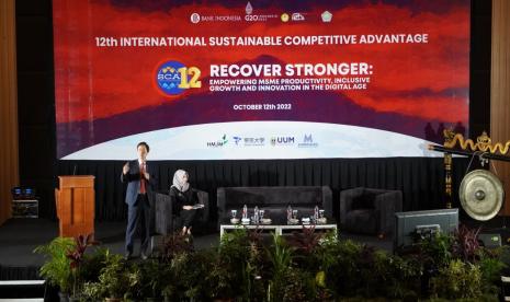 International Conference Sustainable Competitive Advantage (SCA), Colloquium, and Call For Papers yang mengusung tema Recover Stronger: Empowering MSME Productivity, Inclusive Growth and Innovation in The Digital Age yang diadakan Fakultas Ekonomi dan Bisnis Universitas Jenderal Soedirman berkolaborasi dengan Kantor Perwakilan Bank Indonesia Purwokerto, Rabu (12/10/22). 