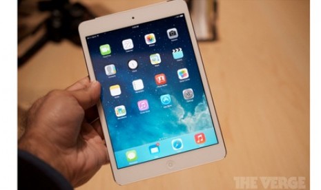 iPad Mini dengan Retina Display. 