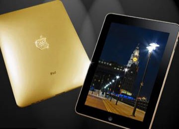 iPad berlapis emas dan berlian karya desainer Stuart Hughes dihargai sekitar Rp 1,73 miliar.