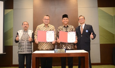 IPB dan Pemkab Musi Rawas menandatangani naskah kerja sama.