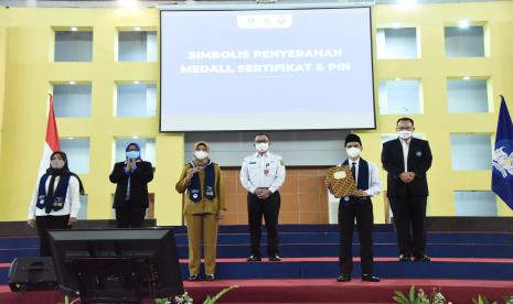  IPB University dan Pemerintah Kabupaten Bogor menggelar wisuda perdana bagi peserta Sekolah Pemerintahan Desa (SPD) di Grha Widya Wisuda, Kampus IPB Dramaga, Bogor, Rabu (9/2).