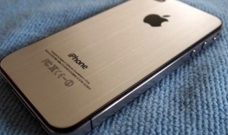 iPhone 4 yang dirilis Juni 2010