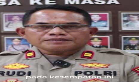 Iptu Rudiana ayah dari Muhammad Rizky alias Eky korban pembunuhan bersama Vina di Cirebon tagun 2016 memberikan keterangan terkait kasus yang kembali viral di akun media sosial miliknya rudianabison. 