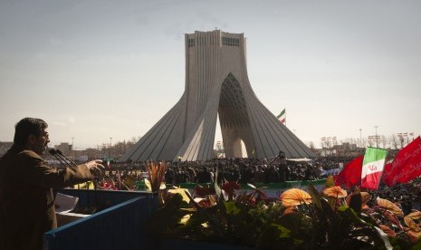 Iran's President Mahmoud Ahmadinejad speaks during a ceremony to mark the 33rd anniversary of the Islamic Revolution, in Tehran's Azadi square in this February 11, 2012 (file photo). 