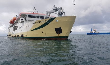 Direktorat Jenderal Perhubungan Laut melalui Direktorat Lalu Lintas dan Angkutan Laut menyerahkan tiga unit Kapal perintis pendukung tol laut. 