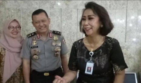 Irjen Pol Ike Edwin berbincang dengan Ketua Pansel Capim KPK Yenti Ganarsih 